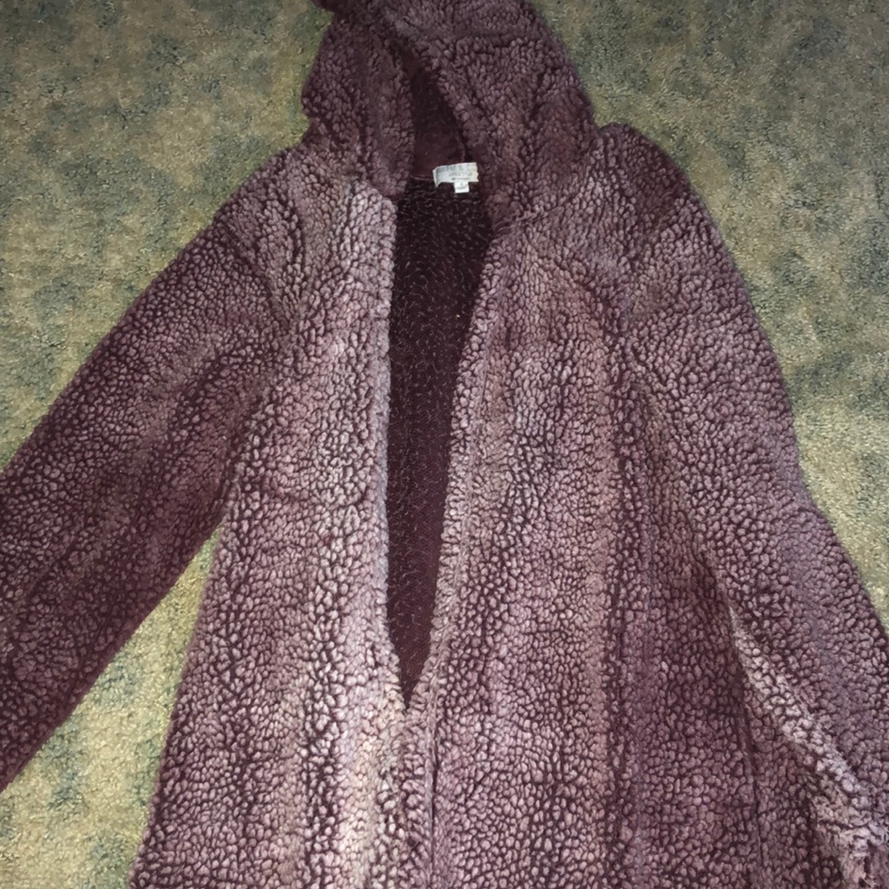 Fuzzy non-zip/ non-button coat